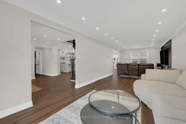 Additional image 19 of 125 VALERA Dr