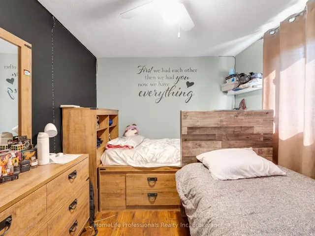 Additional image 30 of 40 Yeoville Crt