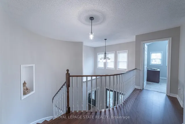 Additional image 23 of 120 Sundial Cres