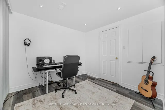 Additional image 43 of 1248 Guelph Line Unit 5