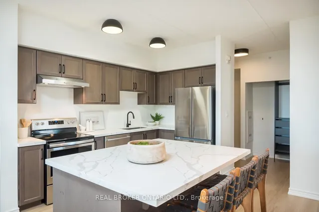 Additional image 3 of 650 Sauve St Unit 302