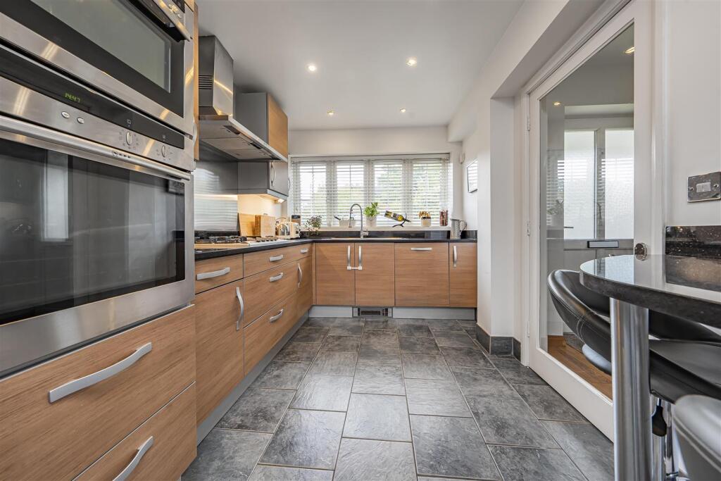Additional image 7 of Oakwood Road, Bricket Wood, St. Albans