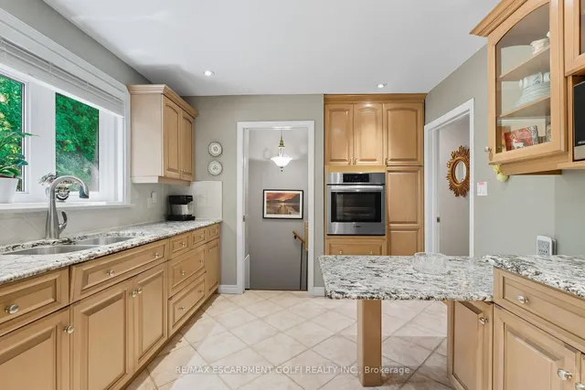 Additional image 13 of 894 Bishop Pl