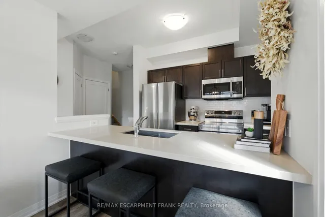 Additional image 20 of 9 Laguna Village Cres