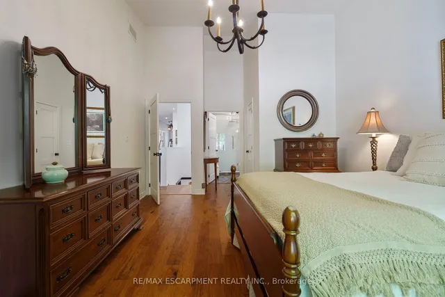 Additional image 28 of 353 Park St