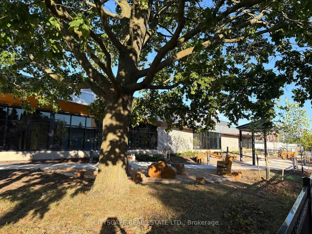 Additional image 38 of 152 Kenwood Ave