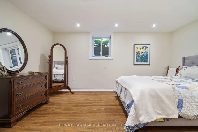 Additional image 40 of 353 Park St