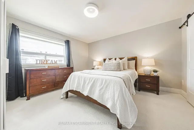 Additional image 22 of 469 Claridge Rd Unit 1