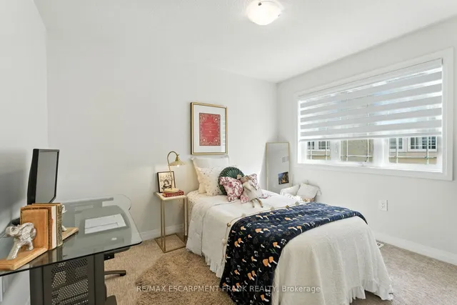 Additional image 36 of 9 Laguna Village Cres
