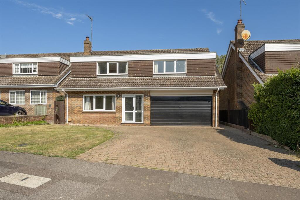 Primary image of How Field, Harpenden