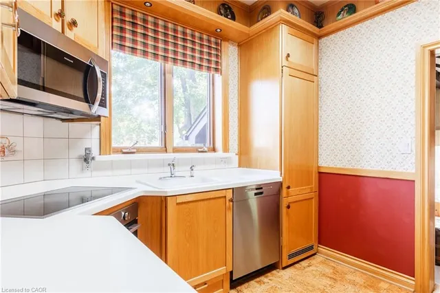 Additional image 19 of 17 Alma St