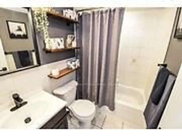 Additional image 28 of 75 Glenburn Crt Unit 811