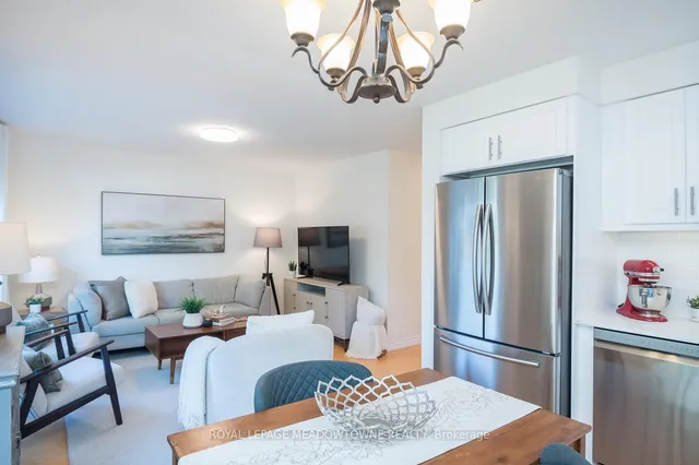 Additional image 10 of 698 Edwards Ave