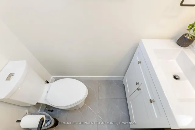 Additional image 9 of 235 Bronte St Unit 16