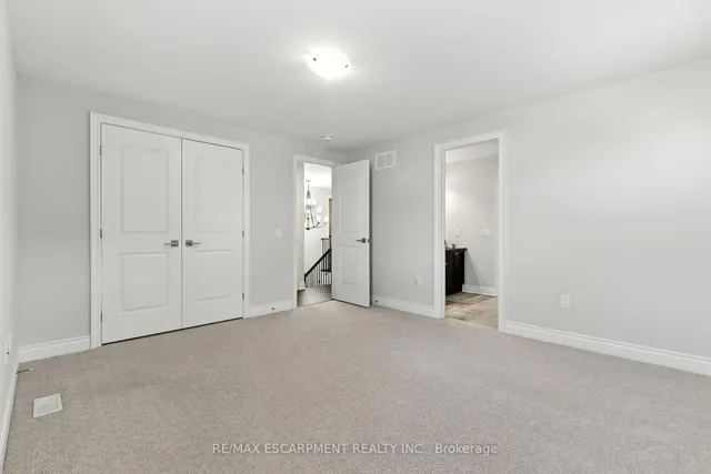 Additional image 26 of 15 Robarts Dr