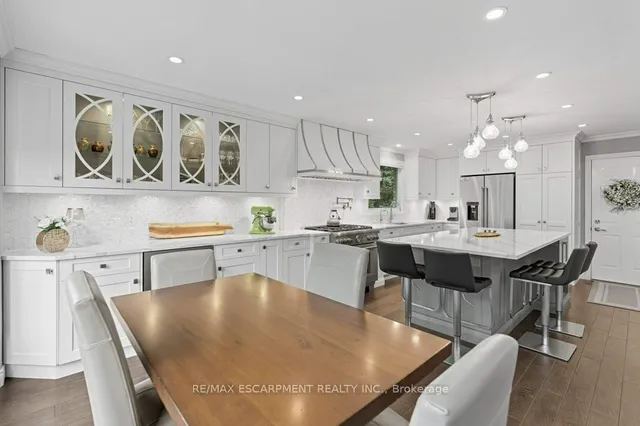 Additional image 16 of 31 Acredale Dr