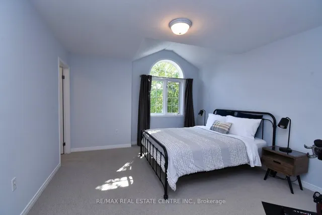 Additional image 33 of 35 Eringate Dr