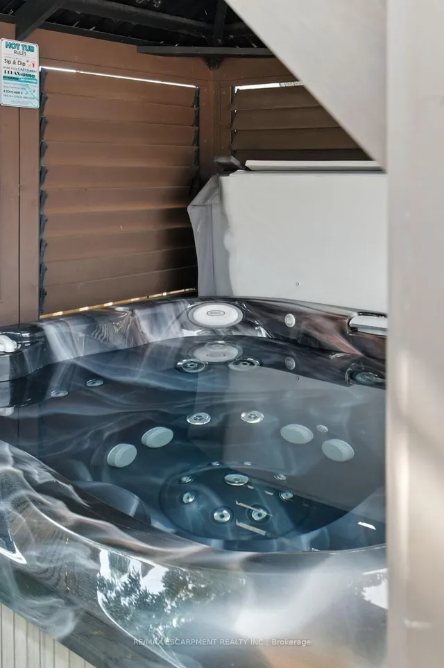 Additional image 36 of 10 Millpond Pl