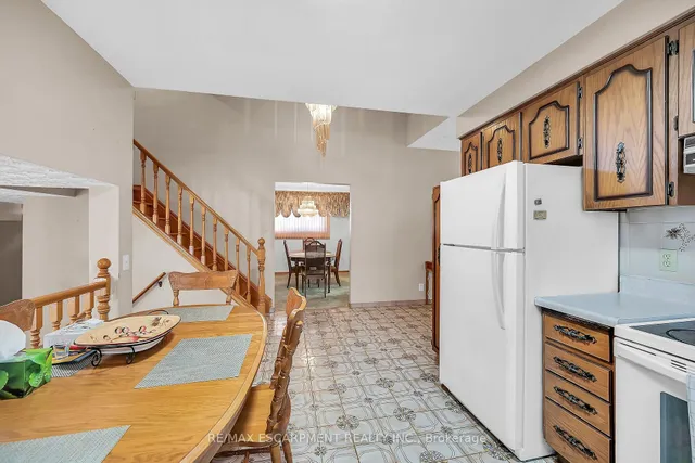 Additional image 18 of 65 Ellington Ave