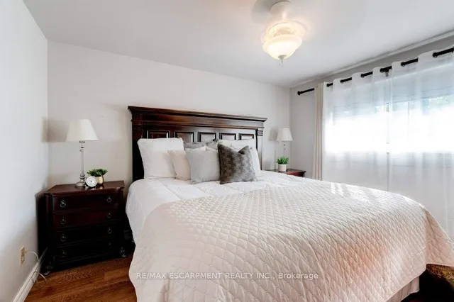 Additional image 19 of 37 WEST Ave