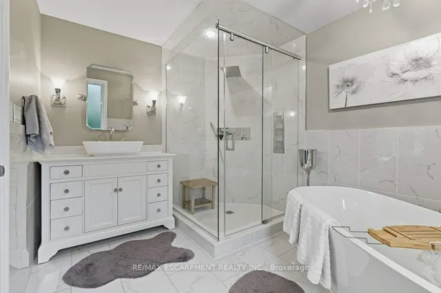 Additional image 20 of 31 Acredale Dr