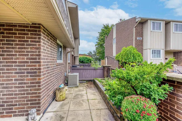 Additional image 4 of 1294 Guelph Line Unit 4