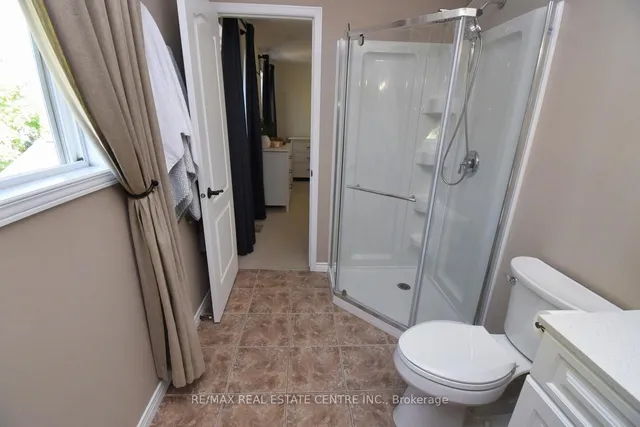 Additional image 27 of 35 Eringate Dr