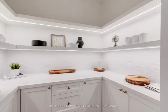 Additional image 21 of 684 Peele Blvd