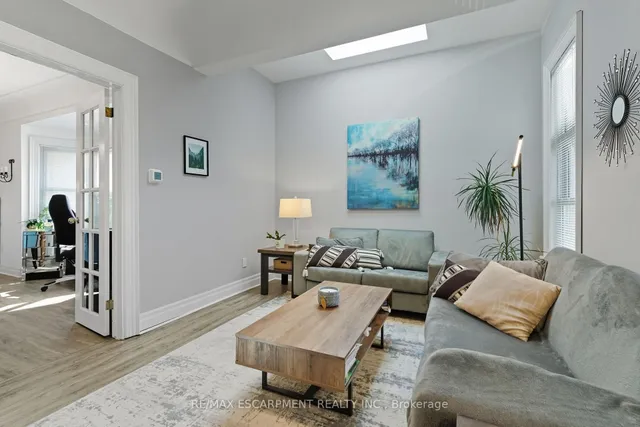 Additional image 11 of 33 Broadway Ave