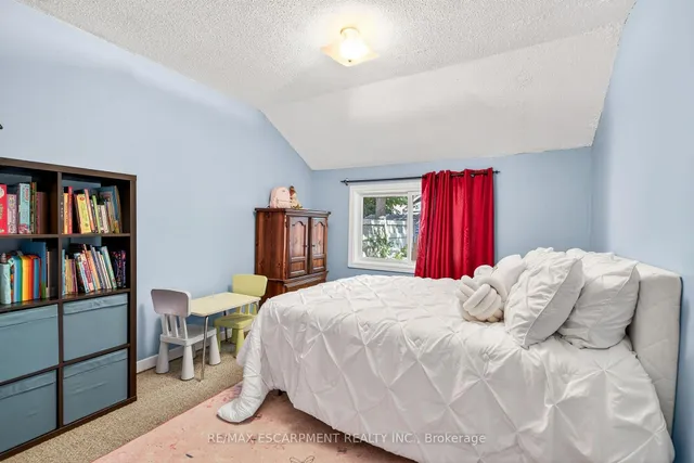 Additional image 26 of 146 Normanhurst Ave