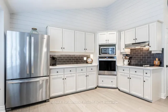 Additional image 37 of 1095 Skyview Dr Unit 2