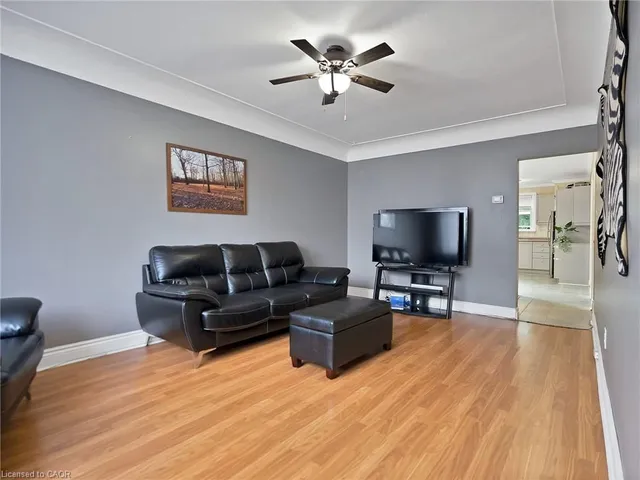 Additional image 5 of 210 East 24th St