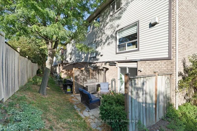 Additional image 43 of 384 Limeridge Rd Unit 11