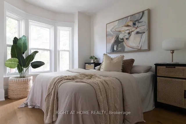 Additional image 42 of 24 Strathcona Ave