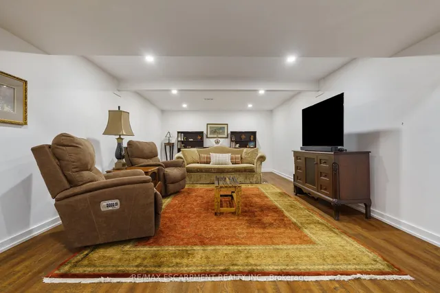 Additional image 36 of 353 Park St