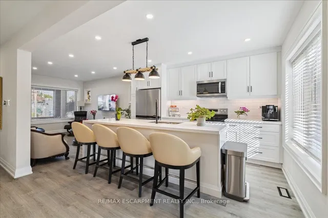 Additional image 15 of 15 Ottawa St