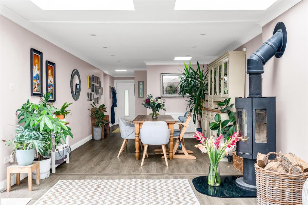 Additional image 4 of Tanglewood, Welwyn