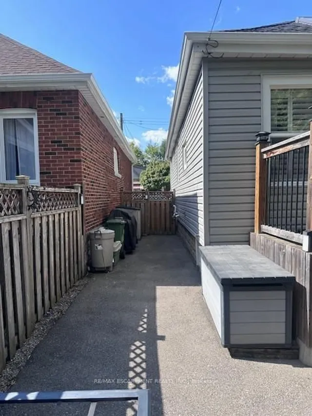 Additional image 29 of 84 Barons Ave