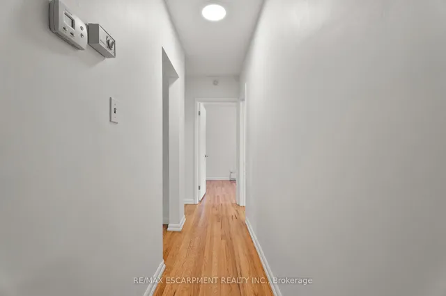 Additional image 15 of 98 Laurier Ave
