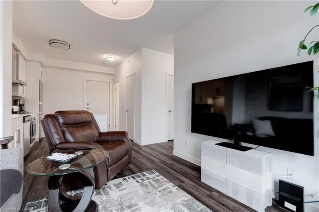 Additional image 12 of 2087 Fairview St Unit 2101