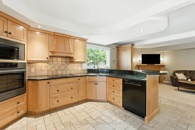 Additional image 9 of 6 Lilac Crt