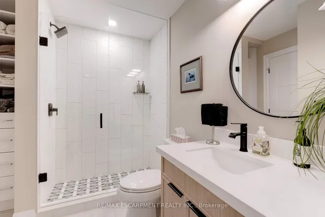 Additional image 27 of 5255 Lakeshore Rd Unit 57