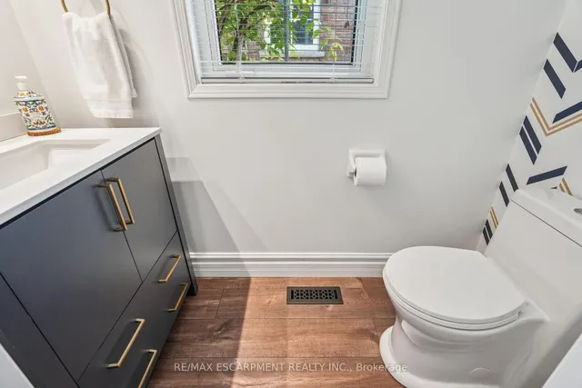 Additional image 9 of 46 Dawson Cres