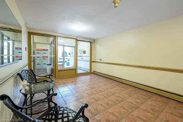 Additional image 19 of 141 Catharine St Unit 102