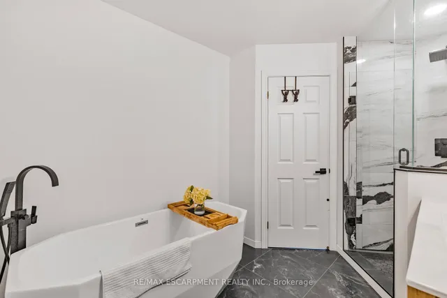 Additional image 20 of 2015 Cleaver Ave Unit 5