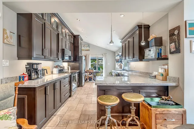 Additional image 10 of 108 Emerald St