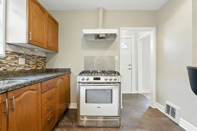 Additional image 14 of 261 East 14th St