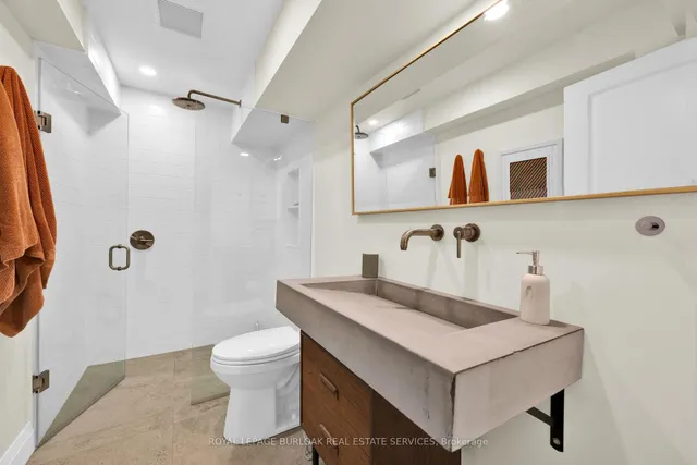 Additional image 48 of 912 Boothman Ave