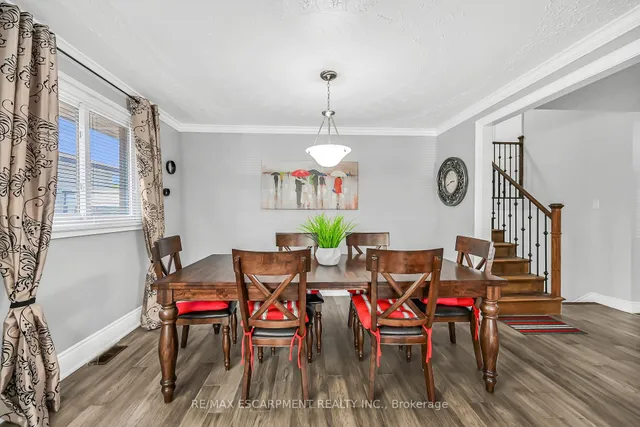 Additional image 9 of 28 Tara Crt