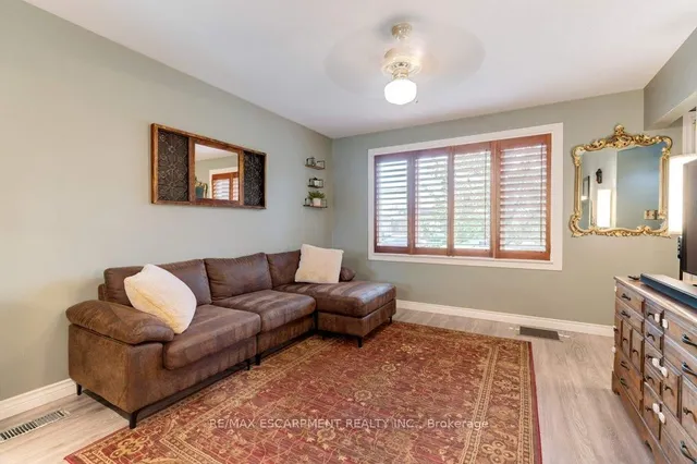 Additional image 3 of 275 Montrose Ave